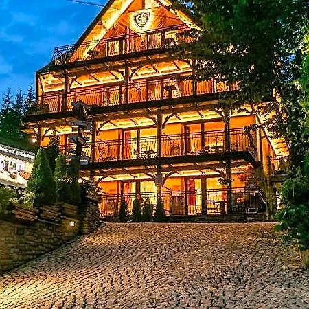 Cztery Pory Roku Hotel