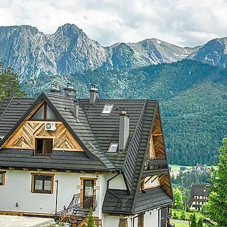 Cztery Pory Roku Hotel