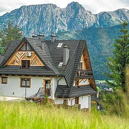 Cztery Pory Roku Hotel