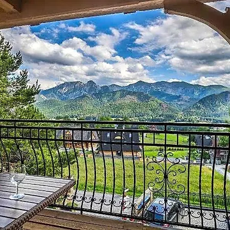 Cztery Pory Roku Hotel 5*