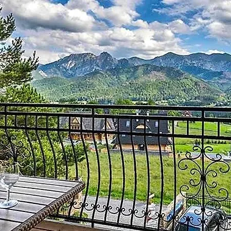 Hotel Cztery Pory Roku 5*